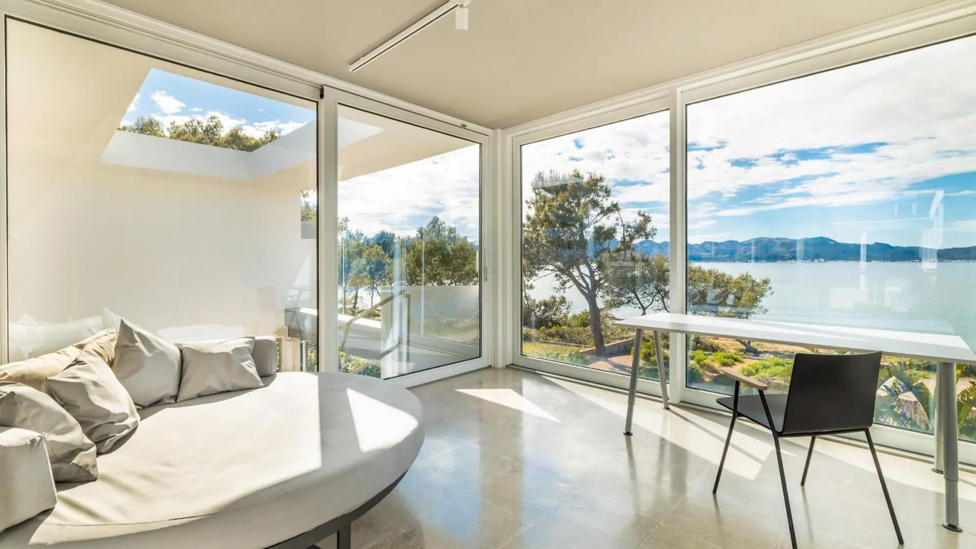Seafront Villa Sunset Alcudia إسبانيا